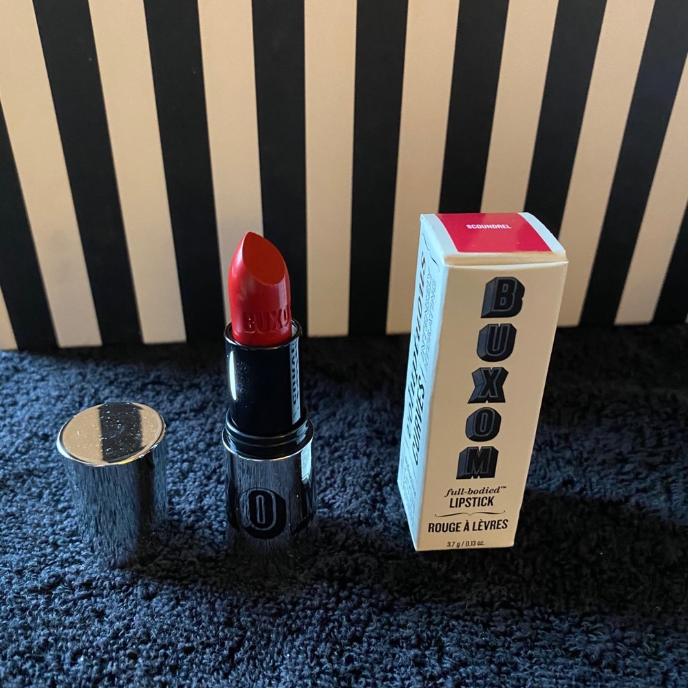 Buxom lip stick in scoundrel